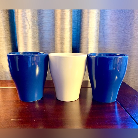 IKEA Färgrik Stacking Coffee Cup/Mug Set; 4 Cobalt Blue and 2 White. - Picture 5 of 16